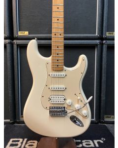 Fender Standard HSS Stratocaster with Maple Fretboard 2012 - Arctic White
