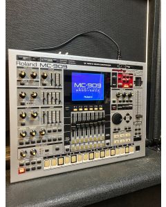Roland MC-909 Groovebox