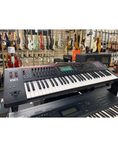 Roland FANTOM-06 61-Key Workstation Keyboard