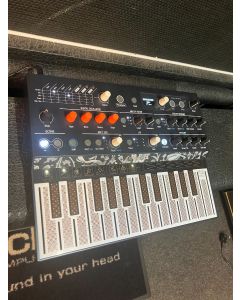 Arturia MicroFreak 25-Key Algorithmic Synthesizer