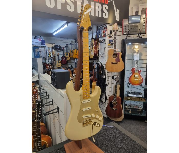 Desert shop sand strat