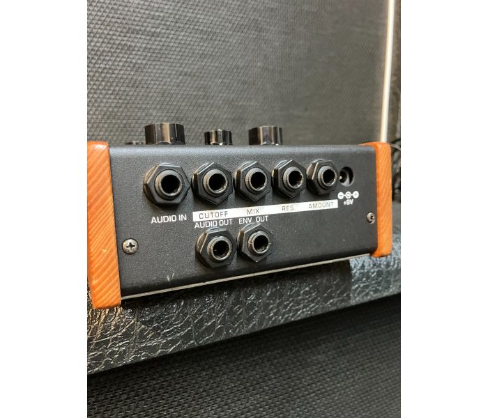 Johnny Roadhouse Music - Moog MF-101 Moogerfooger Low Pass