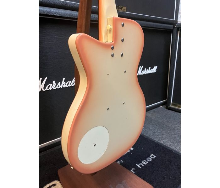 Danelectro 56-U2 復刻モデルCream Burst エレキギター Johnny Roadhouse Music - Danelectro 56 U-2 Reissue