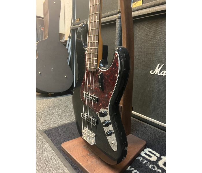 Johnny Roadhouse Music - Fender Vintera II '60s Jazz Bass