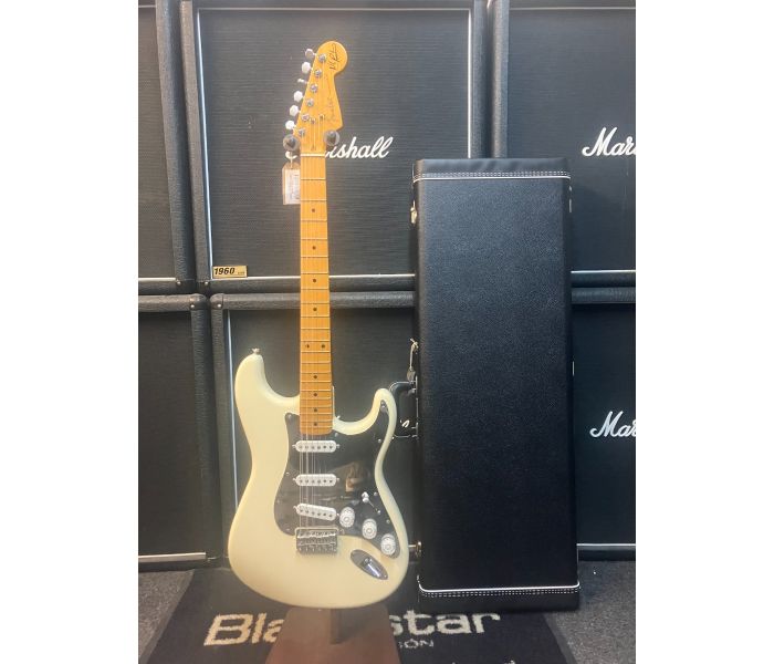 Johnny Roadhouse Music - Fender Nile Rodgers Signature Hitmaker
