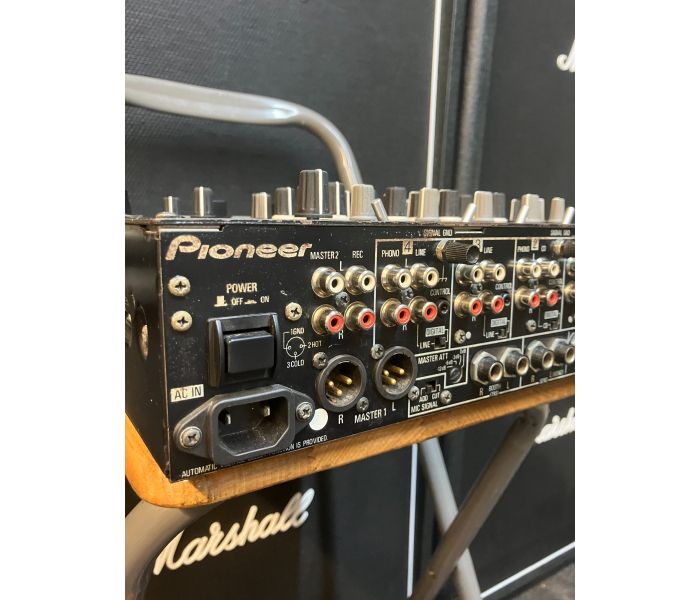 Johnny Roadhouse Music - Pioneer DJM-800 4-Channel