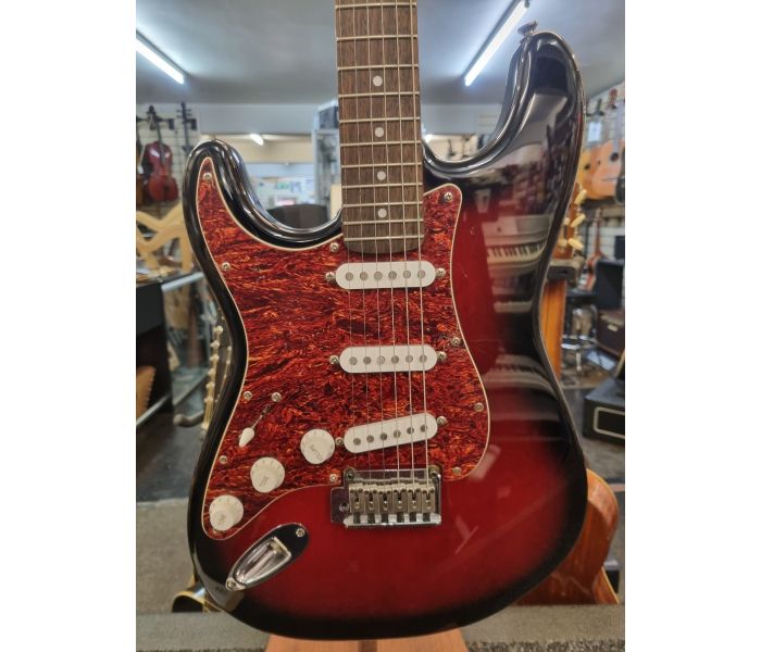 Squier standard stratocaster left handed discount