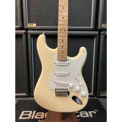 Fender Eric Clapton Artist Series Stratocaster with Vintage Noiseless Pickups