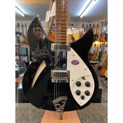 Rickenbacker 330 W/ Hard case (Pre-Owned)