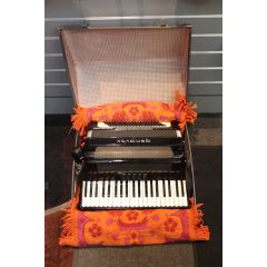 Qenavox by Excelsior 140 Bass Accordion