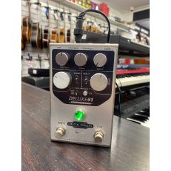 Origin Effects Deluxe 61 Amp Tremolo & Drive Effects Pedal