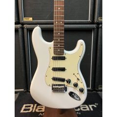 Squier Deluxe Hot Rails Stratocaster