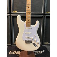 Fender Player Stratocaster with Maple Fretboard 2018 - 2024 - Polar White
